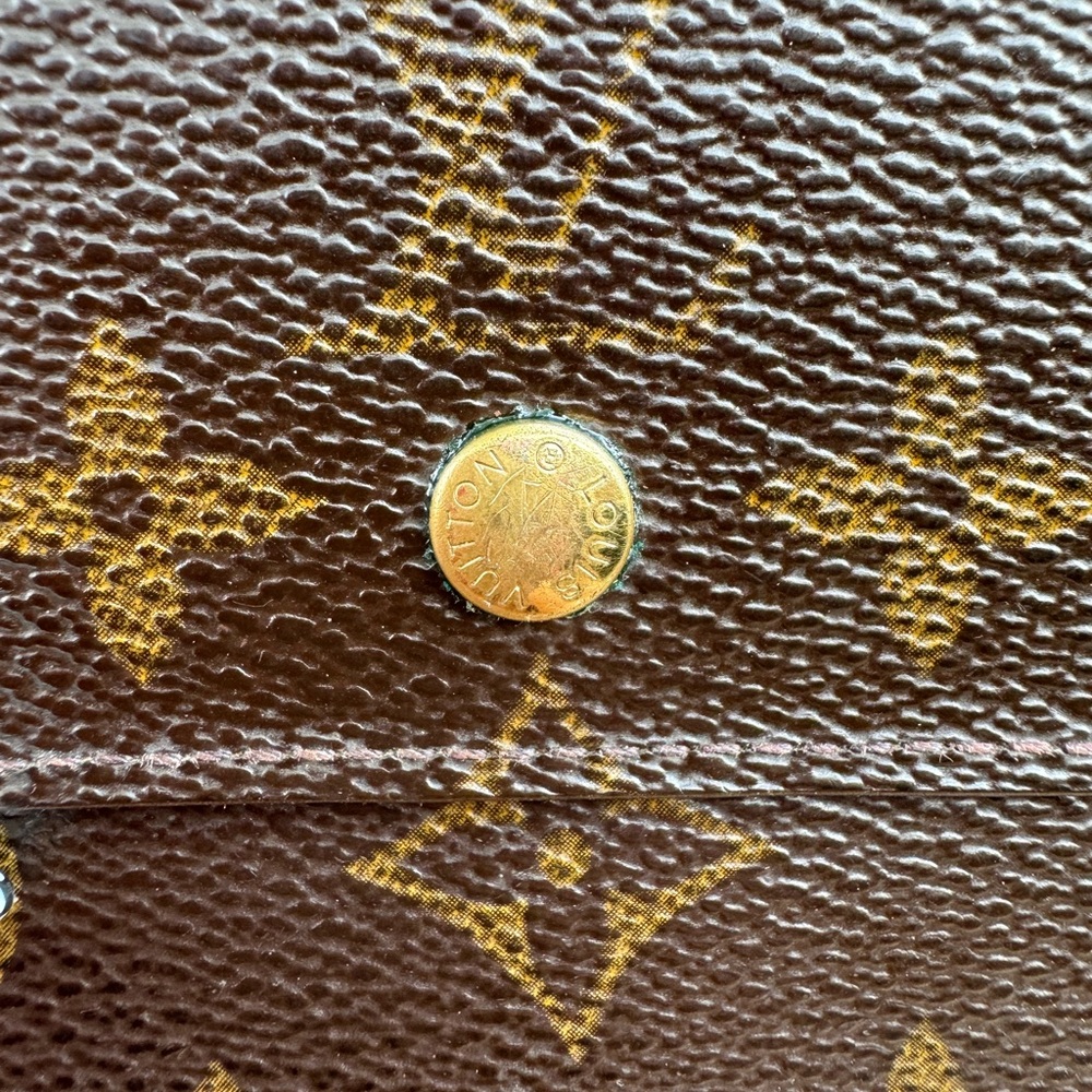 LV Compact Wallet - Picture 5 of 10